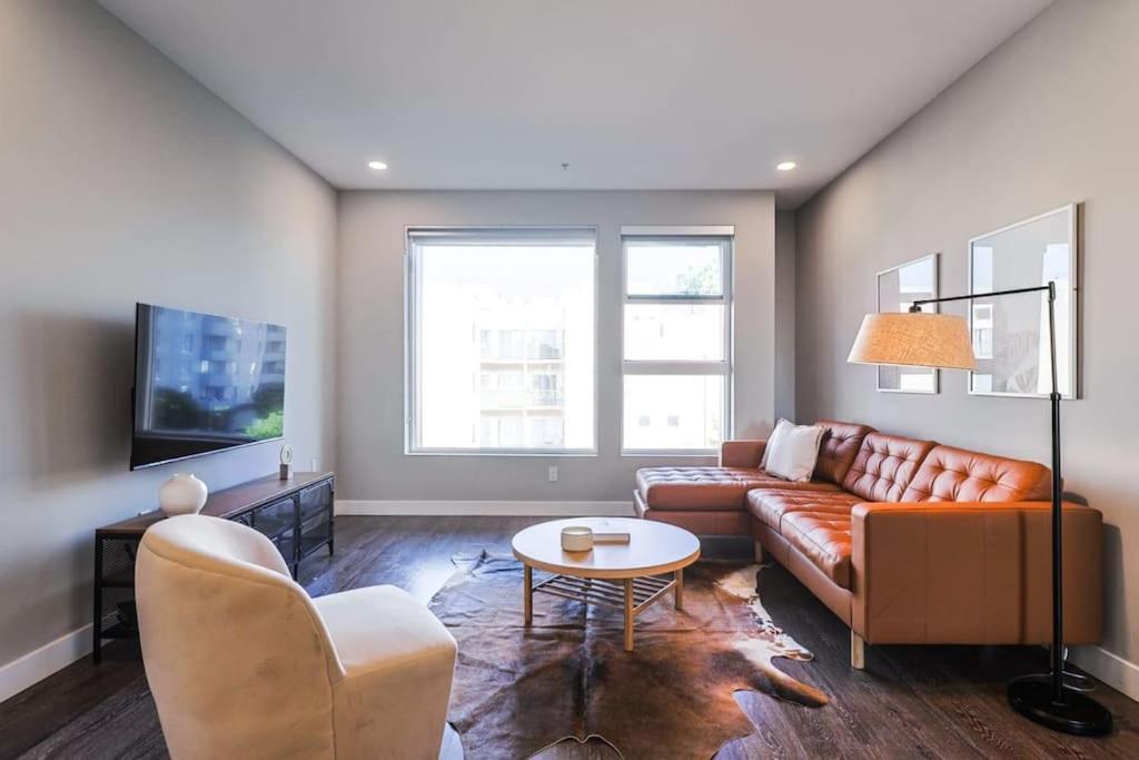 Trendy And Modern 2bdr 2bth For 4 Pax In Hollywood *